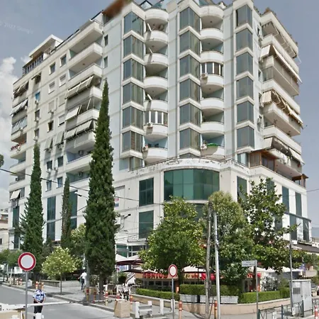 Chiara Lovely Tirana